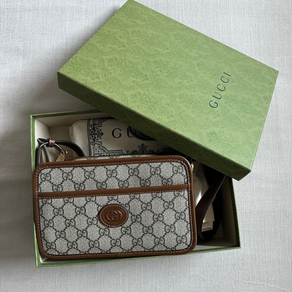 Authentic Gucci Mini Interlocking GG Crossbody - Picture 5 of 12